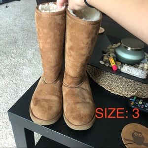 UGGS (WILL ACCEPT $25 OFFER)